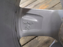 Laden Sie das Bild in den Galerie-Viewer, 1x Alufelge 16 Zoll 7.0&quot; 5x100 46ET Glanz Silber 6V0601025 Skoda Rim Wheel