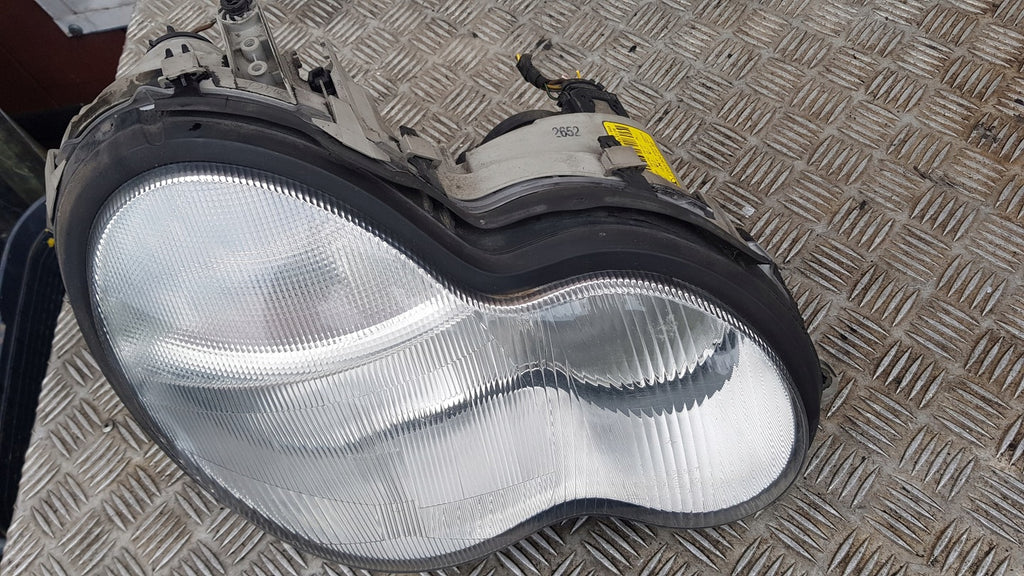Frontscheinwerfer Mercedes-Benz W203 Xenon Rechts Scheinwerfer Headlight SCH7829187522nt