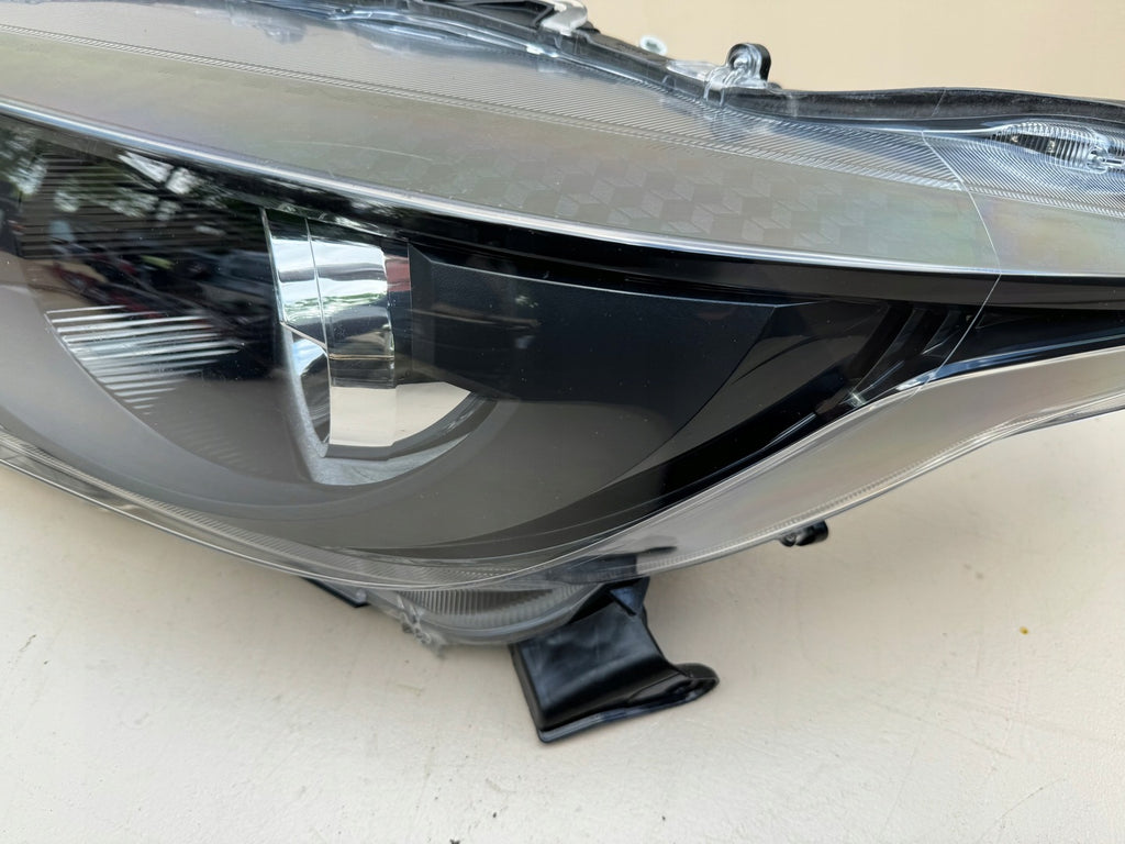 Frontscheinwerfer Toyota 4 Yaris Links Scheinwerfer Headlight