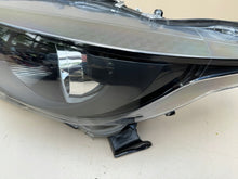 Laden Sie das Bild in den Galerie-Viewer, Frontscheinwerfer Toyota 4 Yaris Links Scheinwerfer Headlight