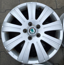 Load image into Gallery viewer, 4x Alufelge 17 Zoll 6.0&quot; 5x112 45ET Glanz Skoda Rim Wheel