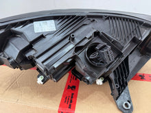 Laden Sie das Bild in den Galerie-Viewer, Frontscheinwerfer Skoda Enyaq 5LB941015H Full LED Links Scheinwerfer Headlight