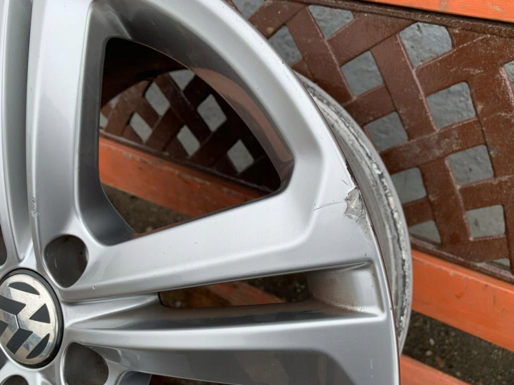 1x Alufelge 17 Zoll 7.5" 5x112 47ET Glanz Silber 3AA601025M VW Passat B7