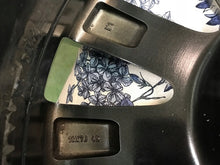 Laden Sie das Bild in den Galerie-Viewer, 1x Alufelge 18 Zoll 7.0" 5x114.3 45ET Glanz Graphit 9965B37080 Mazda Rim Wheel FEL8481476116kq