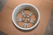 Load image into Gallery viewer, 1x Alufelge 17 Zoll 7.5&quot; 5x120 7H0071497A VW Caravelle Rim Wheel