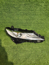 Load image into Gallery viewer, Frontscheinwerfer Toyota Camry CSC28975 Rechts Scheinwerfer Headlight SCH3210167960vp