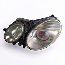 Laden Sie das Bild in den Galerie-Viewer, Frontscheinwerfer Mercedes-Benz W211 Xenon Links Scheinwerfer Headlight