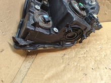 Load image into Gallery viewer, Frontscheinwerfer Mitsubishi Pajero IV Xenon Rechts Scheinwerfer Headlight