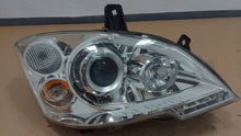Laden Sie das Bild in den Galerie-Viewer, Frontscheinwerfer Mercedes-Benz Viano A6398202961 Rechts Scheinwerfer Headlight SCH6920100771sd