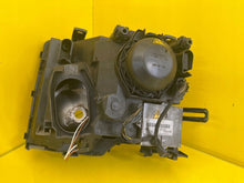 Laden Sie das Bild in den Galerie-Viewer, Frontscheinwerfer Land Rover Range III L322 1307022932 Xenon Rechts Headlight SCH9605773651ql