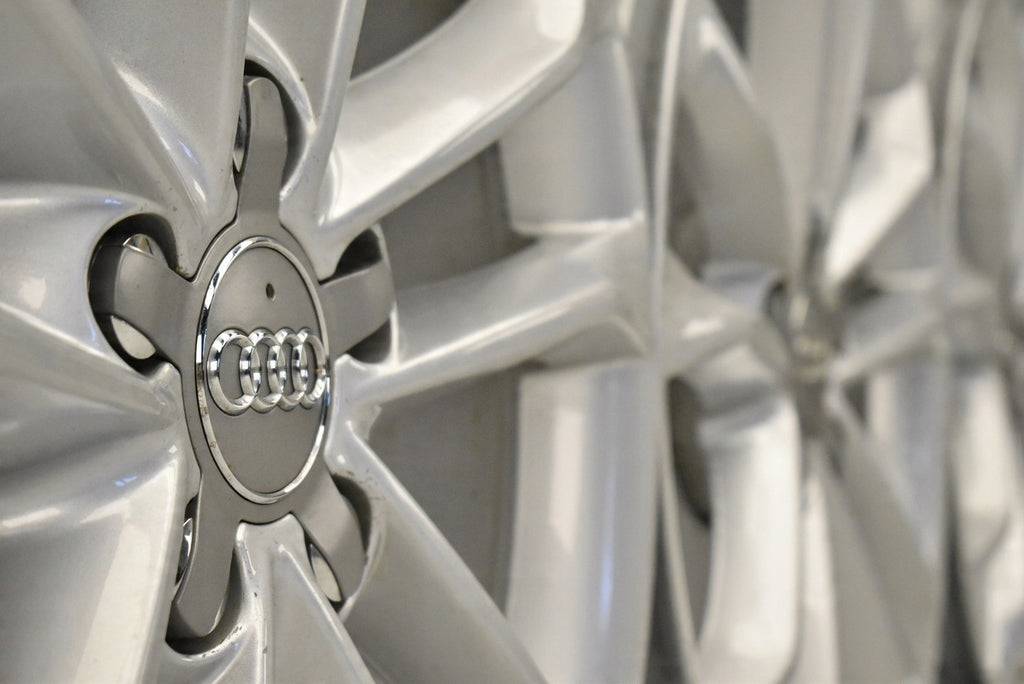 4x Alufelge 18 Zoll 7.0" 5x112 43ET Glanz Silber 8U0601025R Audi Q3 Rim Wheel