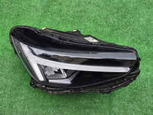 Laden Sie das Bild in den Galerie-Viewer, Frontscheinwerfer Volvo Xc40 32404666 LED Rechts Scheinwerfer Headlight SCH9781271361ak