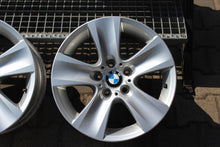 Laden Sie das Bild in den Galerie-Viewer, 4x Alufelge 17 Zoll 8.0" 5x120 30ET Silber 6790172 BMW 5 F11 F10 F30 E90 FEL6884161483on