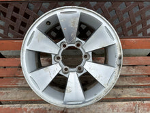 Laden Sie das Bild in den Galerie-Viewer, 1x Alufelge 16 Zoll 7.0&quot; 6x139.7 Silber Mitsubishi Pajero Sport Rim Wheel