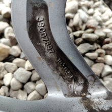 Laden Sie das Bild in den Galerie-Viewer, 1x Alufelge 16 Zoll 6.5" 4x108 20ET Glanz Silber Opel Crossland X Rim Wheel FEL7773311971lp