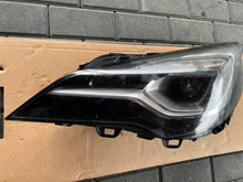 Laden Sie das Bild in den Galerie-Viewer, Frontscheinwerfer Opel Astra K 39208460 Links Scheinwerfer Headlight SCH7865582446pv