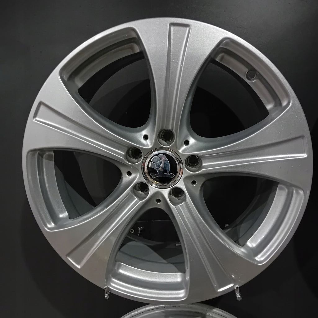 4x Alufelge 18 Zoll 8.0" 5x112 38ET A2534010800 Mercedes-Benz Superb Iii FEL8784372313sx