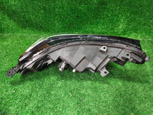 Laden Sie das Bild in den Galerie-Viewer, Frontscheinwerfer Honda Hrv Hr-V Links Scheinwerfer Headlight SCH1309540384pr
