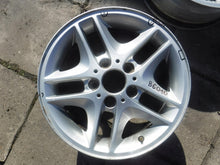 Laden Sie das Bild in den Galerie-Viewer, 1x Alufelge 16 Zoll 7.0&quot; 5x120 47ET 6752769 BMW Rim Wheel