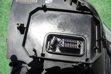 Laden Sie das Bild in den Galerie-Viewer, Frontscheinwerfer Opel Zafira B 24451044LH Links Scheinwerfer Headlight SCH7468020483ps