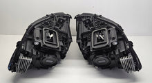 Laden Sie das Bild in den Galerie-Viewer, Frontscheinwerfer Mercedes-Benz Eqb X243 A2439068900 LED Rechts oder Links