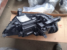 Laden Sie das Bild in den Galerie-Viewer, Frontscheinwerfer Renault Scenic 260100821R LED Rechts Scheinwerfer Headlight SCH7989533403xa