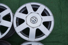 Laden Sie das Bild in den Galerie-Viewer, 4x Alufelge 15 Zoll 7.0" 5x112 45ET VW Passat Golf V Rim Wheel FEL5637516577pz