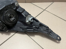 Laden Sie das Bild in den Galerie-Viewer, Frontscheinwerfer Toyota Aygo Links Scheinwerfer Headlight SCH1576440036rq