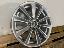 Load image into Gallery viewer, 1x Alufelge 17 Zoll 8.0" 5x120 6780720 BMW 5 F11 F10 Rim Wheel FEL7041374948vs