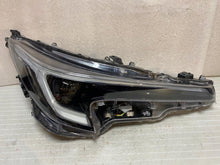 Laden Sie das Bild in den Galerie-Viewer, Frontscheinwerfer Toyota Corolla 81110-02X10 Full LED Rechts Headlight SCH9465989255nc