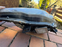 Laden Sie das Bild in den Galerie-Viewer, Frontscheinwerfer Mitsubishi Lancer I 170416 Links Scheinwerfer Headlight SCH5559628082ni