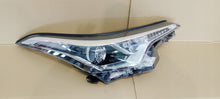 Laden Sie das Bild in den Galerie-Viewer, Frontscheinwerfer Toyota C-Hr Chr 81130-F4031 Rechts Scheinwerfer Headlight SCH3525600711cl