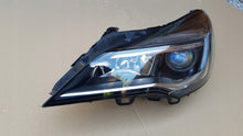 Laden Sie das Bild in den Galerie-Viewer, Frontscheinwerfer Opel Astra 39158005 Links Scheinwerfer Headlight SCH9052345758rw