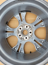 Laden Sie das Bild in den Galerie-Viewer, 1x Alufelge 17 Zoll 7.0&quot; 5x108 50ET JX7C-F1A Ford Focus Rim Wheel