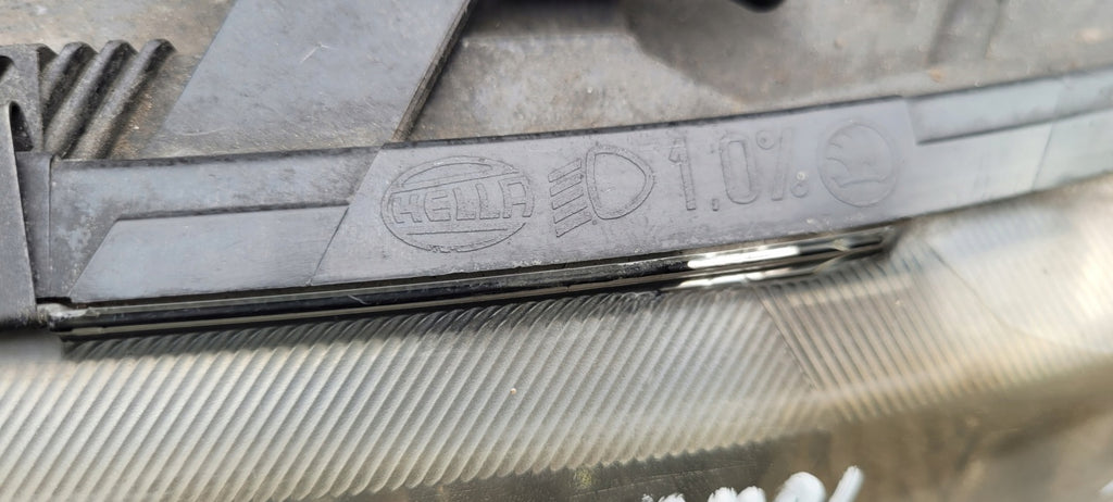 Frontscheinwerfer Skoda Superb I 24675500 Links Scheinwerfer Headlight SCH3043685152vn