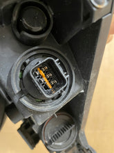 Laden Sie das Bild in den Galerie-Viewer, Frontscheinwerfer Hyundai Kona Links Scheinwerfer Headlight SCH5307448679qw