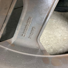 Laden Sie das Bild in den Galerie-Viewer, 1x Alufelge 18 Zoll 7.5&quot; 5x108 31423875 Volvo V40 Cross Country Rim Wheel