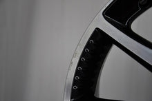 Laden Sie das Bild in den Galerie-Viewer, 1x Alufelge 17 Zoll 6.5" 5x100 50ET 8535-5KOD 87169090 Toyota Yaris Rim Wheel FEL2565861906kj