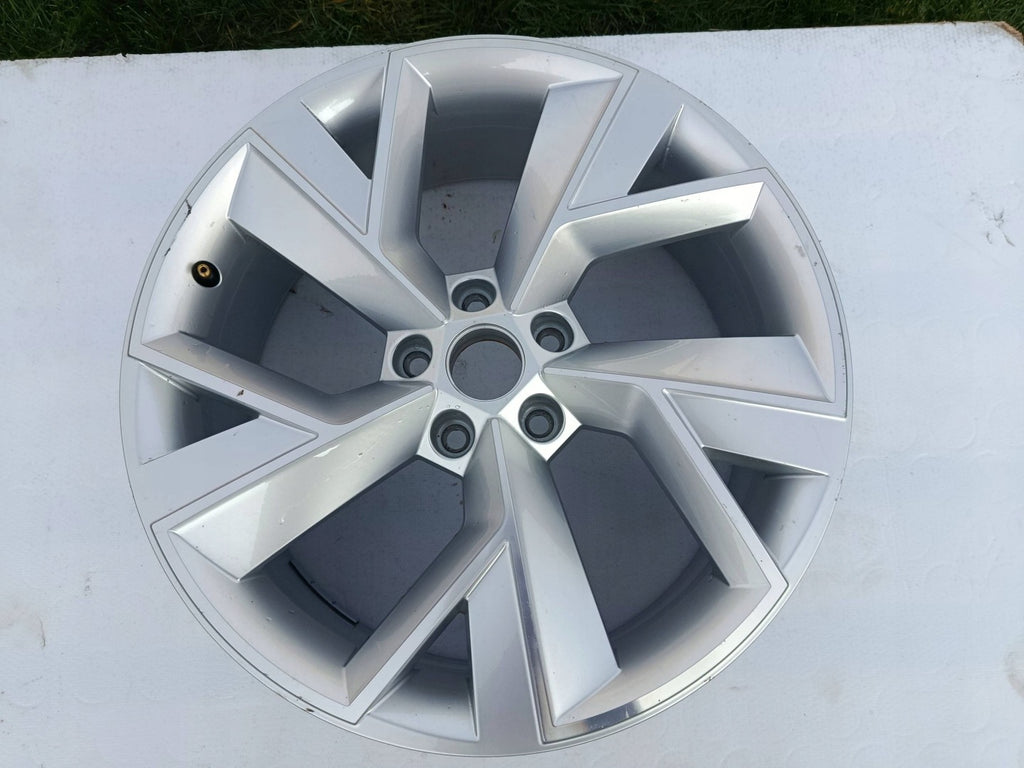 1x Alufelge 19 Zoll 565601025F Skoda Kodiaq Rim Wheel FEL6586005506hb