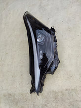 Laden Sie das Bild in den Galerie-Viewer, Frontscheinwerfer Toyota Chr 211808521 81150-F4180-00 LED Links Headlight SCH3616018483pr