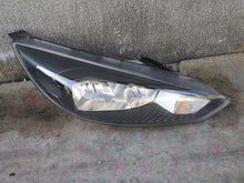 Laden Sie das Bild in den Galerie-Viewer, Frontscheinwerfer Ford Focus III 1FEB-13W029-ED Rechts Scheinwerfer Headlight SCH3303820510ti