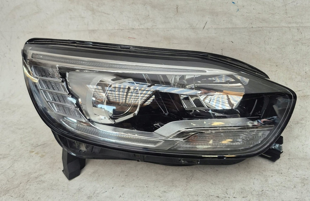 Frontscheinwerfer Renault Scenic 260100943R Rechts Scheinwerfer Headlight SCH6811159079sb