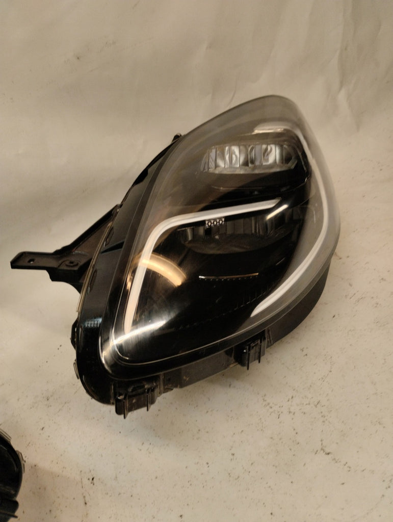 Frontscheinwerfer Ford Puma L1TB-13E014-CH L1TB-13E015-CH Ein Satz Headlight SCH7489426276ax