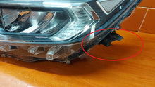 Load image into Gallery viewer, Frontscheinwerfer Toyota V 81185-42A33 LED Ein Stück (Rechts oder Links)