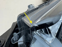 Load image into Gallery viewer, Frontscheinwerfer Toyota Hilux VIII Links Scheinwerfer Headlight SCH1529299097qt