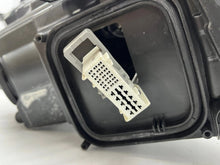 Laden Sie das Bild in den Galerie-Viewer, Frontscheinwerfer Mercedes-Benz W176 A1768201161 Xenon Links Headlight SCH9797709941tv