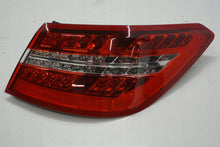 Load image into Gallery viewer, Rückleuchte Mercedes-Benz A2079060258 Rechts Rearlight