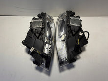 Laden Sie das Bild in den Galerie-Viewer, Frontscheinwerfer Volvo V60 S60 31395903 Xenon Ein Satz Scheinwerfer Headlight SCH8285195343kf