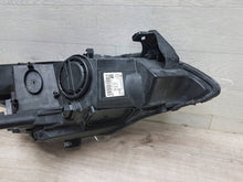 Laden Sie das Bild in den Galerie-Viewer, Frontscheinwerfer Opel Astra J 39027951 LE10A6241 Ein Stück (Rechts oder Links) SCH6679770487jc