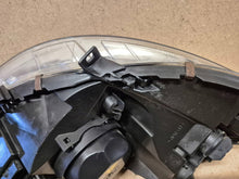 Laden Sie das Bild in den Galerie-Viewer, Frontscheinwerfer Mercedes-Benz W169 A1698201161 Xenon Links Headlight SCH2770358560zx